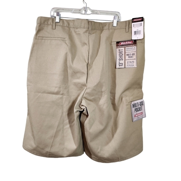 NWT Dickies Khaki Mens Shorts Wrinkle Resistant Multi Use Pockets, sz 44 - Picture 2 of 10